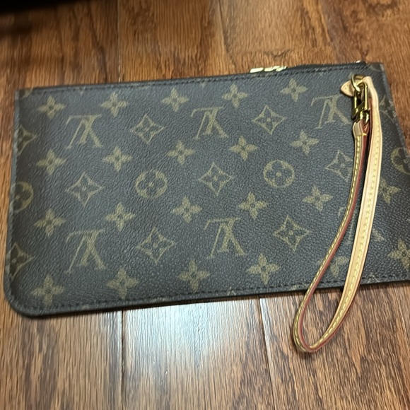 Excellent Neverfull bag with matching pouchette and wallet! - Picture 9 of 14